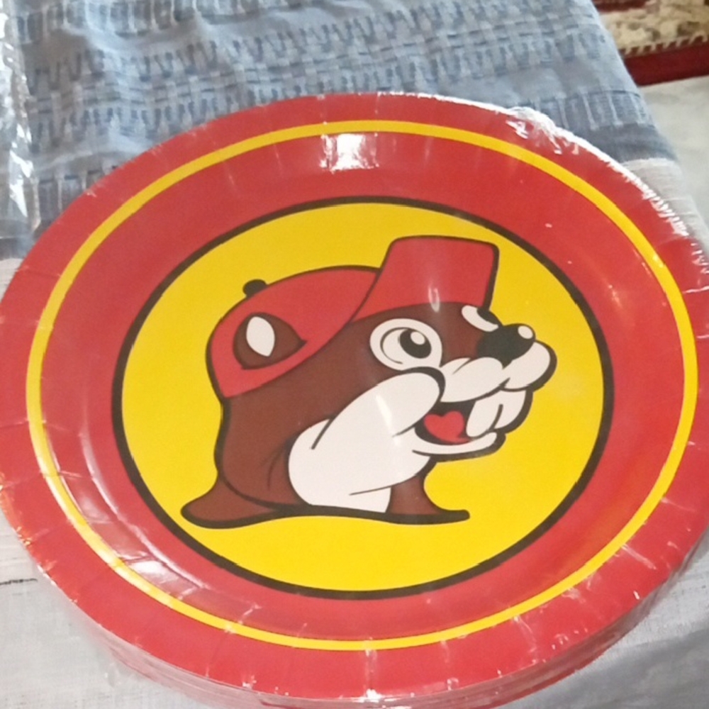 Buc-ees Dinner Plates